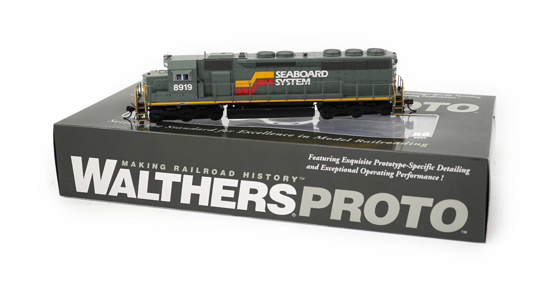 A boxed HO gauge Walthers Proto American outline Seaboard System Co-Co diesel locomotive, 8919, (920-48065).